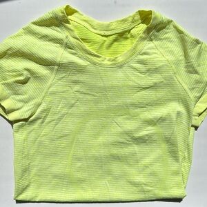 Lululemon Swiftly Tech Short-Sleeve Shirt 2.0 *Hip Length